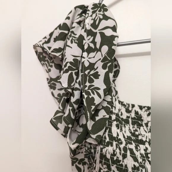 Dynamite Short sleeve ruffle sweetheart top - Picture 5 of 7